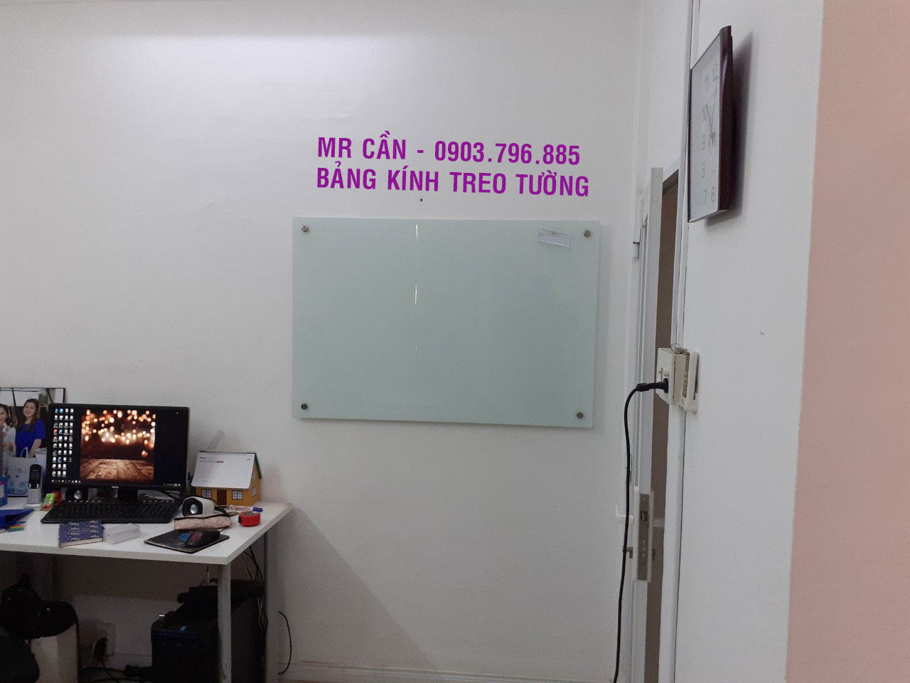 Bảng viết bút lông bằng kính ghép keo sữa treo tường KT 80x120cm (Mời xem thêm các cỡ khác)