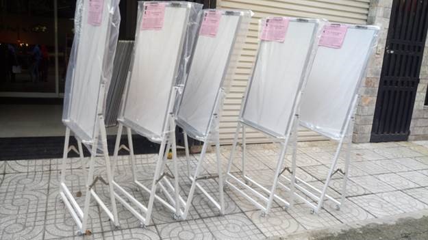 bang trang van phong flipchart co dinh gia re