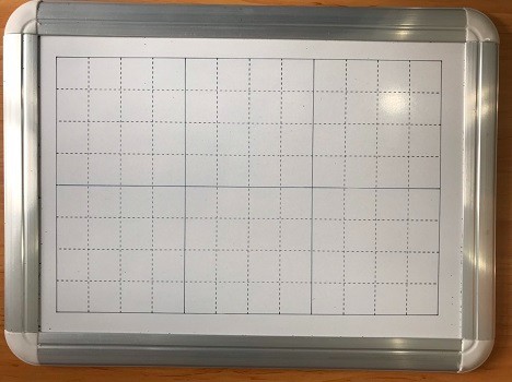 Bảng trắng nhỏ 1 bang viet but long poly ke 4 o ly 1