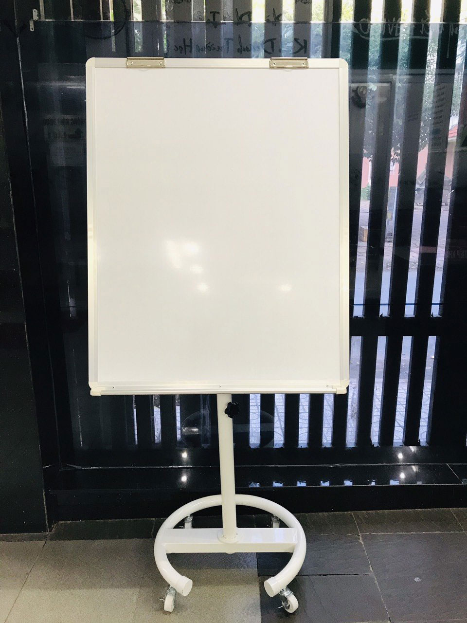 Bảng Flipchart Plus Thế Hệ Mới KT 80x120cm - Ảnh 3