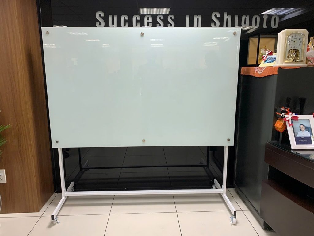 BẢNG TRẮNG DI ĐỘNG 4 z5784798716733 7bc75245019b349555e0f0e0ae177007