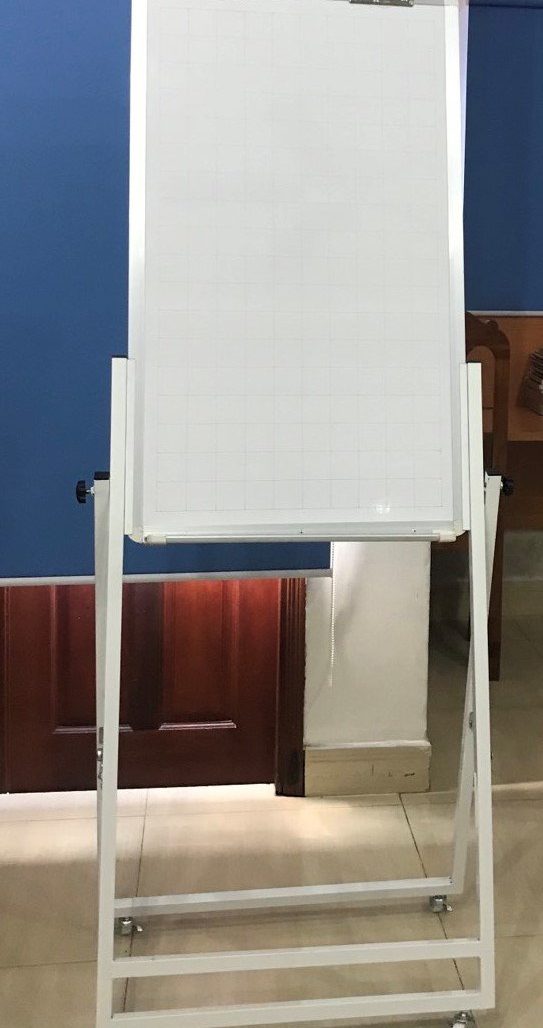 Bảng trắng có chân xếp gọn Polytaiwan KT60x100cm ( Xem thêm kích cỡ khác)