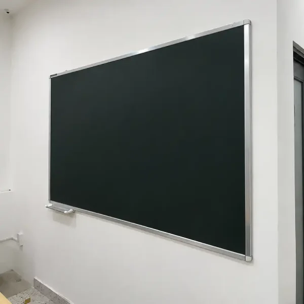 bảng đen lớp học