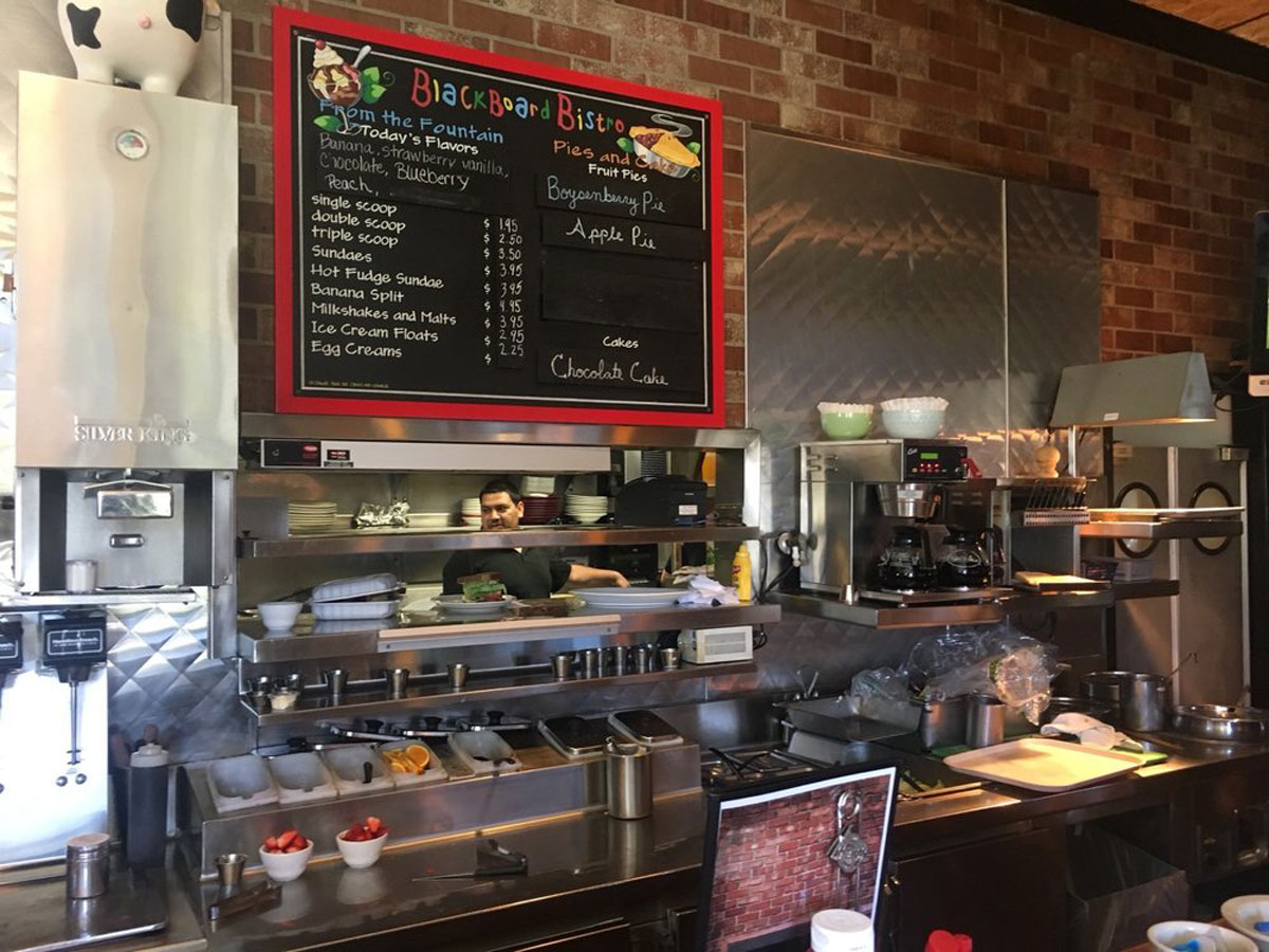 Bảng viết phấn treo tường menu poly taiwan