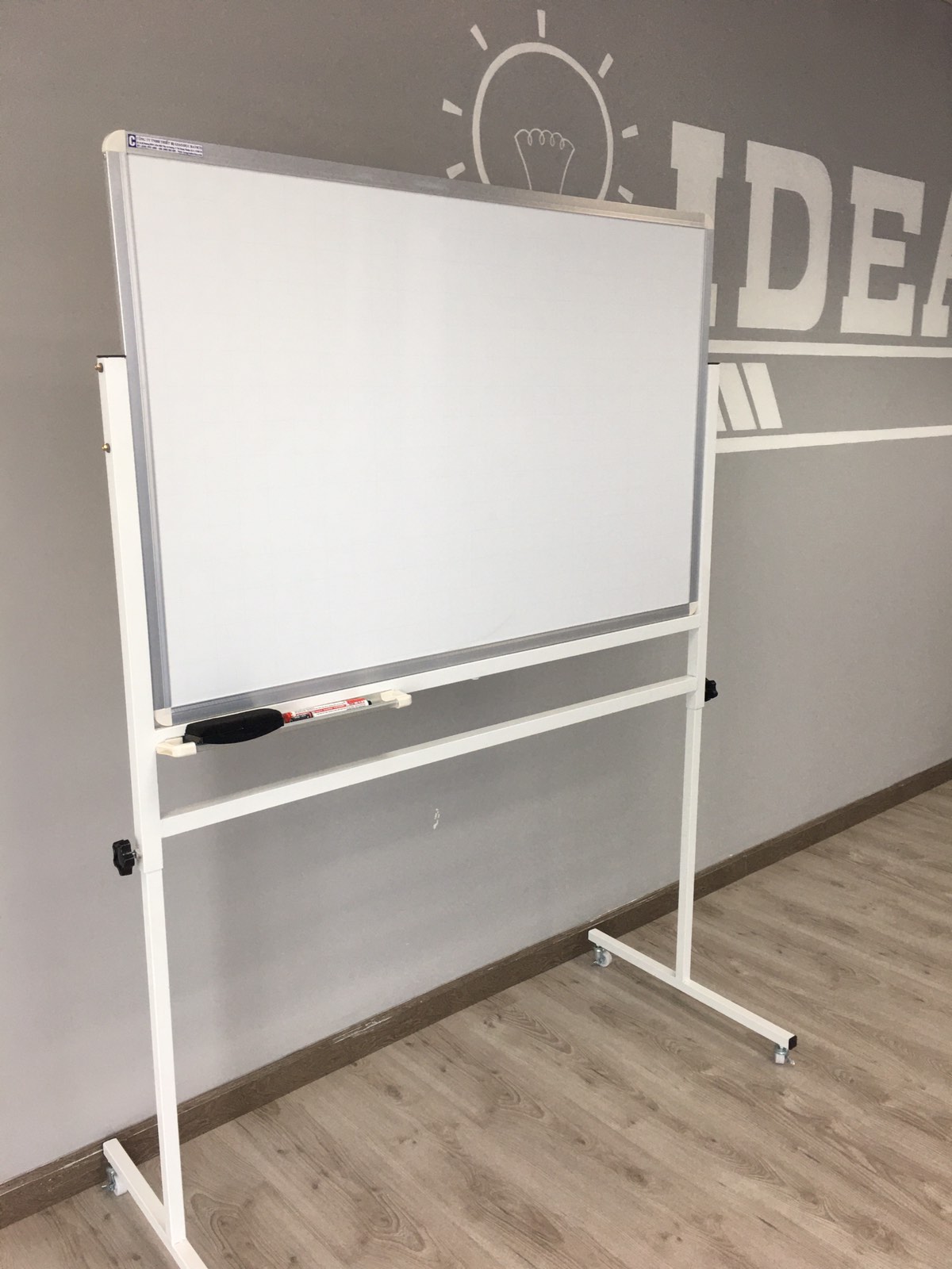 Bảng di động 1 mặt viết bút lông Poly Taiwan KT80x120