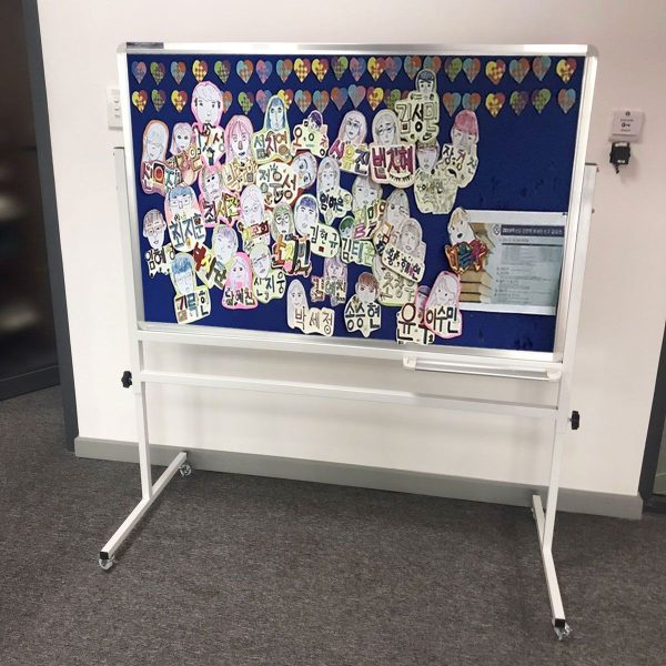 Bảng thông báo có chân di động KT 80x120cm