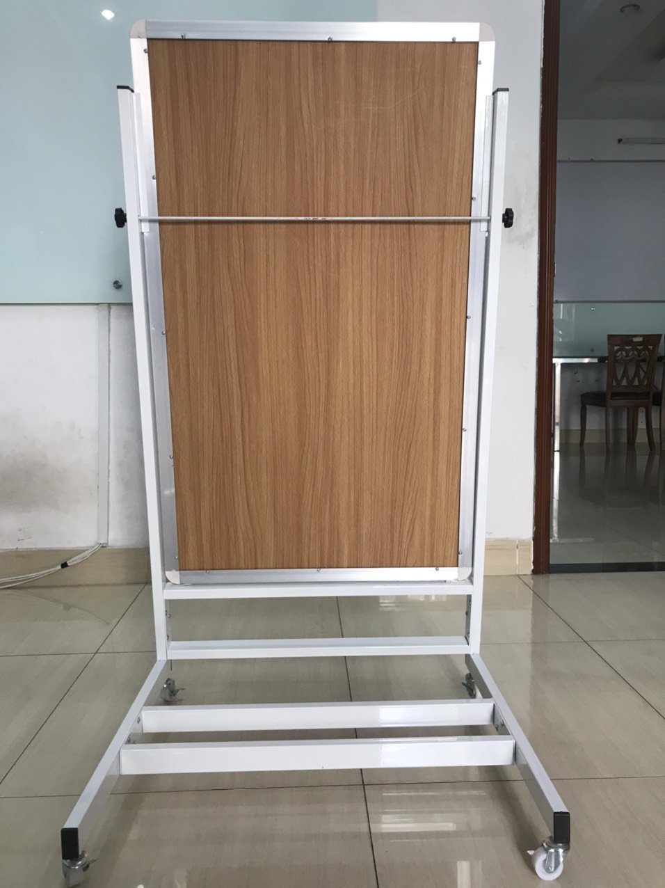 Bảng trắng viết bút lông có chân Flipchart F4từ Hàn Quốc KT80x120cm ( Xem thêm kích thước khác) - Ảnh 3