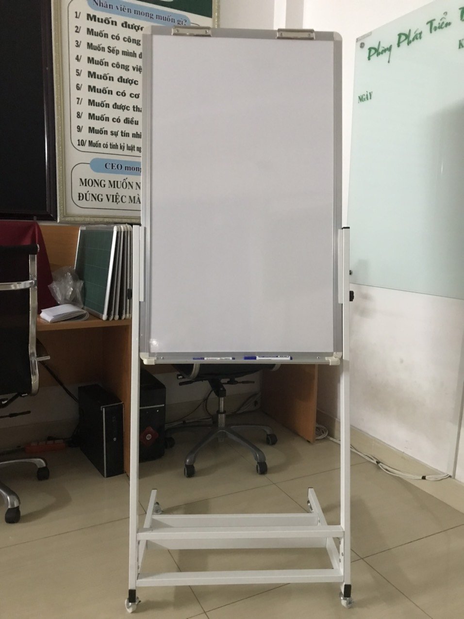 Bảng trắng viết bút lông có chân Flipchart F4từ Hàn Quốc KT80x120cm ( Xem thêm kích thước khác) - Ảnh 4