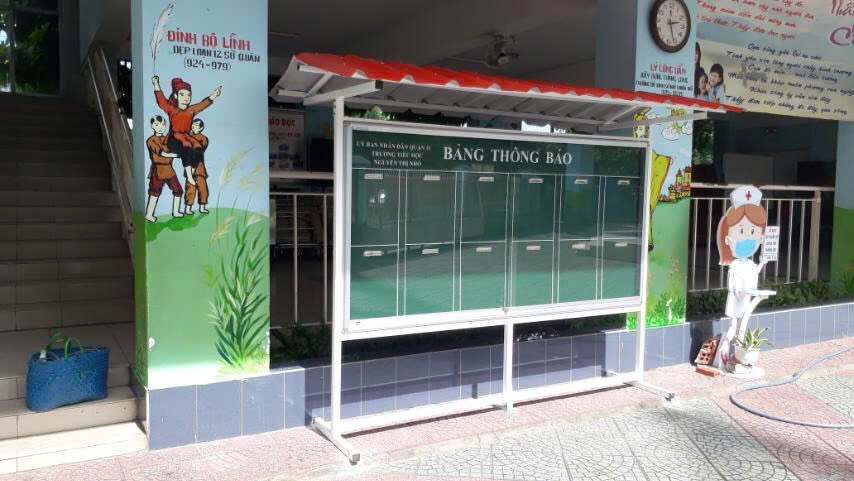 Bảng thông báo ngoài trời có chân có mái che KT 120x200cm - Ảnh 4