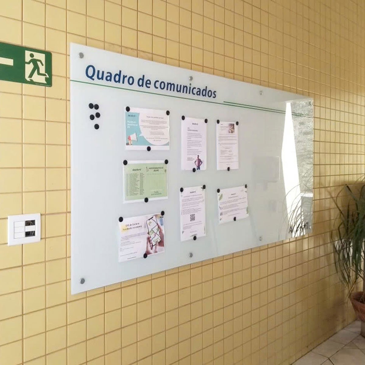 bang-viet-but-long-quan-1-2-3-4-5-6-7-8-9-10-11-12-TP-HCM-bang-kinh-thong-bao-van-phong