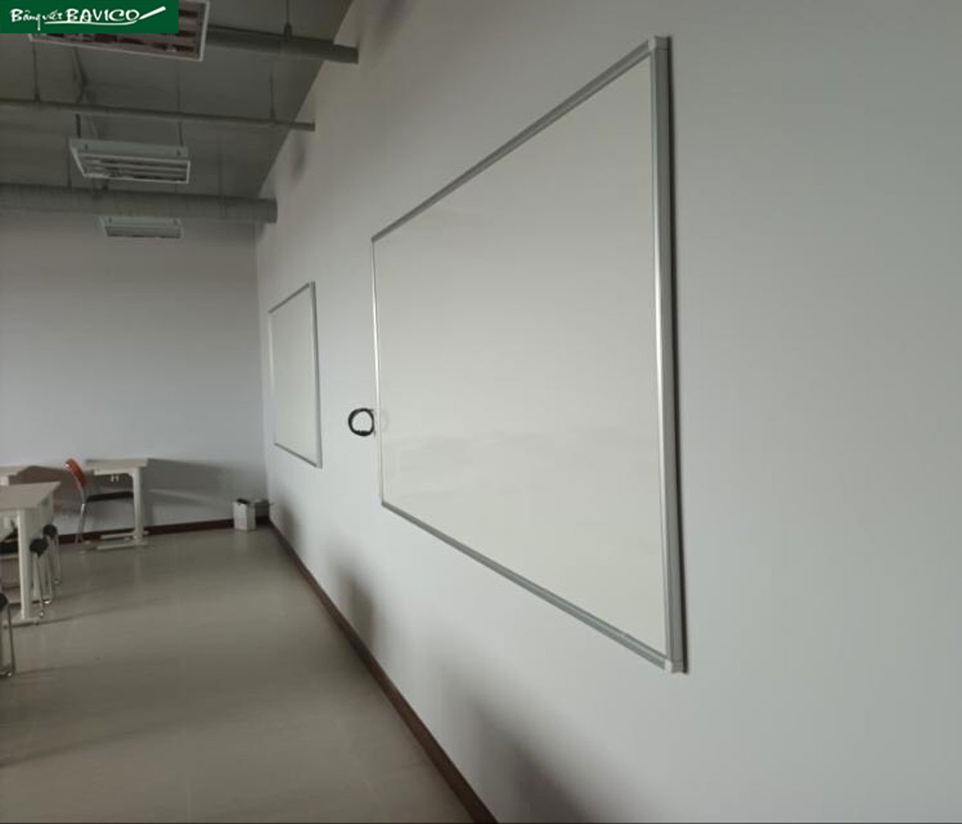 bang-mica-thuong-hieu-uy-tin-bavico-bang-treo-tuong