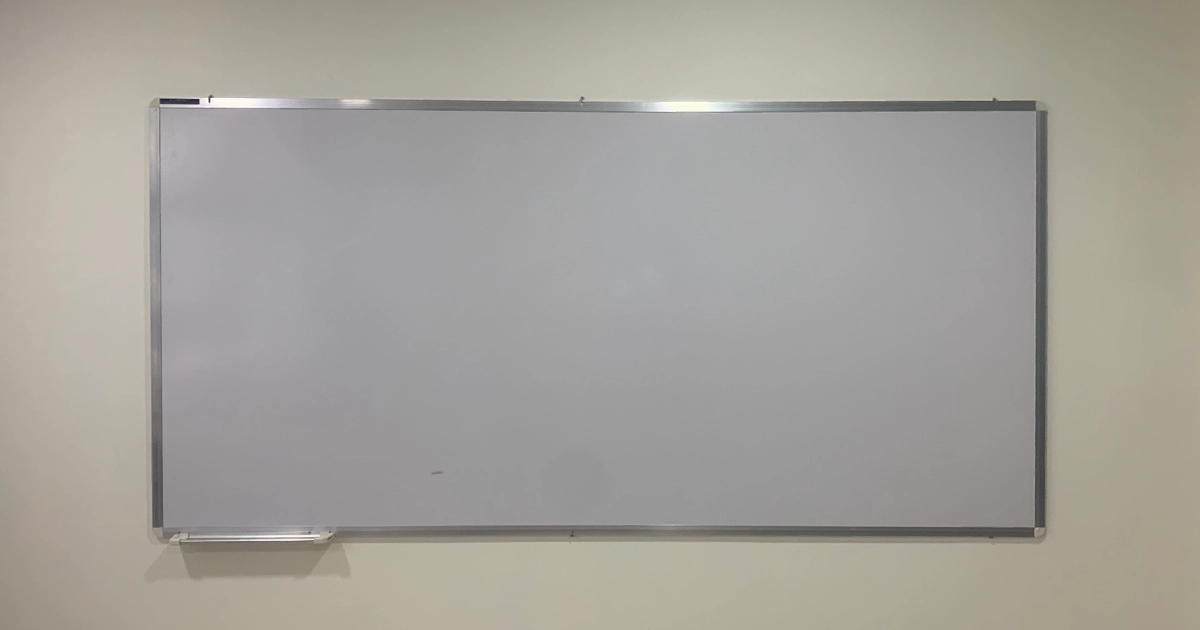 Bảng Mica viết bút lông quận 1 treo tường cố định