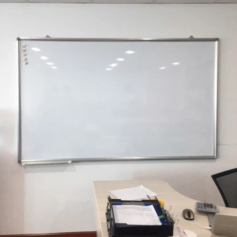 Bảng trắng viết bút lông Quận 3 giao hàng và lắp tận nơi