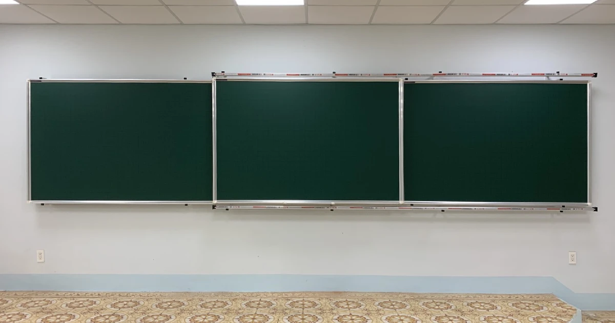 Bảng trượt ngang MK3 3 cánh từ Hàn Quốc