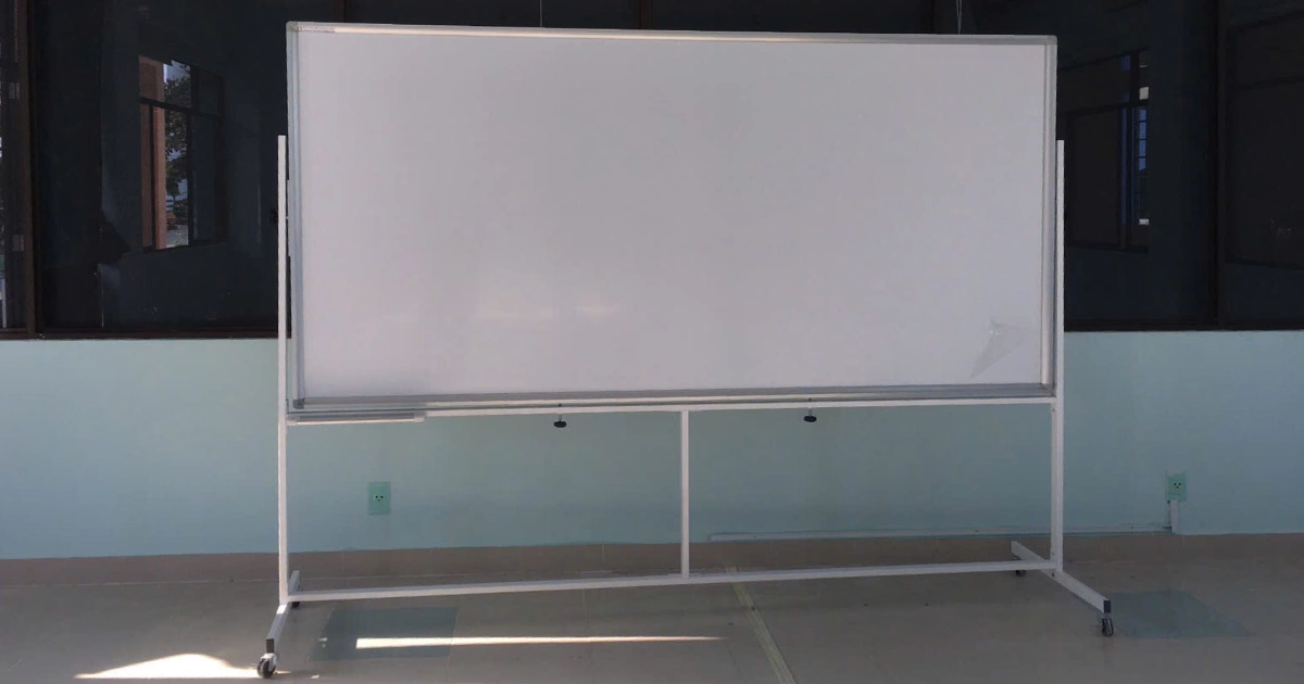 Bảng từ viết bút lông KT 1200 x 2400mm chân di động