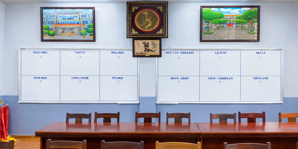 Bảng trắng in thông tin 120x240cm tại trường học